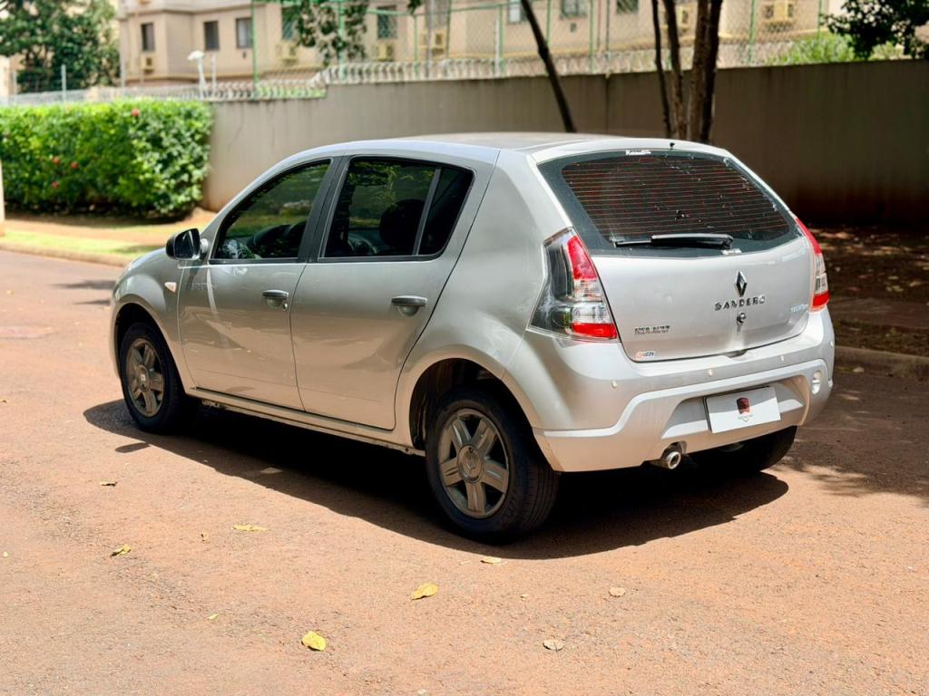 Sandero foto 5